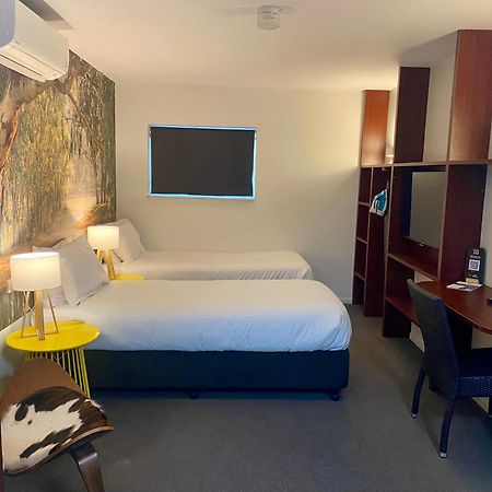 Grand Hotel And Studios Wyong Εξωτερικό φωτογραφία