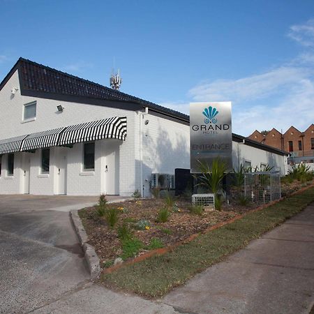Grand Hotel And Studios Wyong Εξωτερικό φωτογραφία