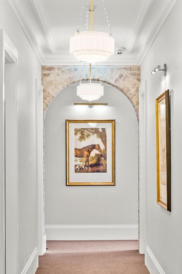 Grand Hotel And Studios Wyong Εξωτερικό φωτογραφία
