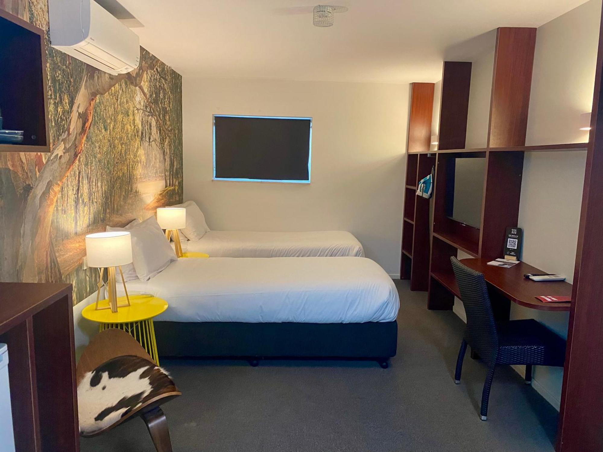 Grand Hotel And Studios Wyong Εξωτερικό φωτογραφία