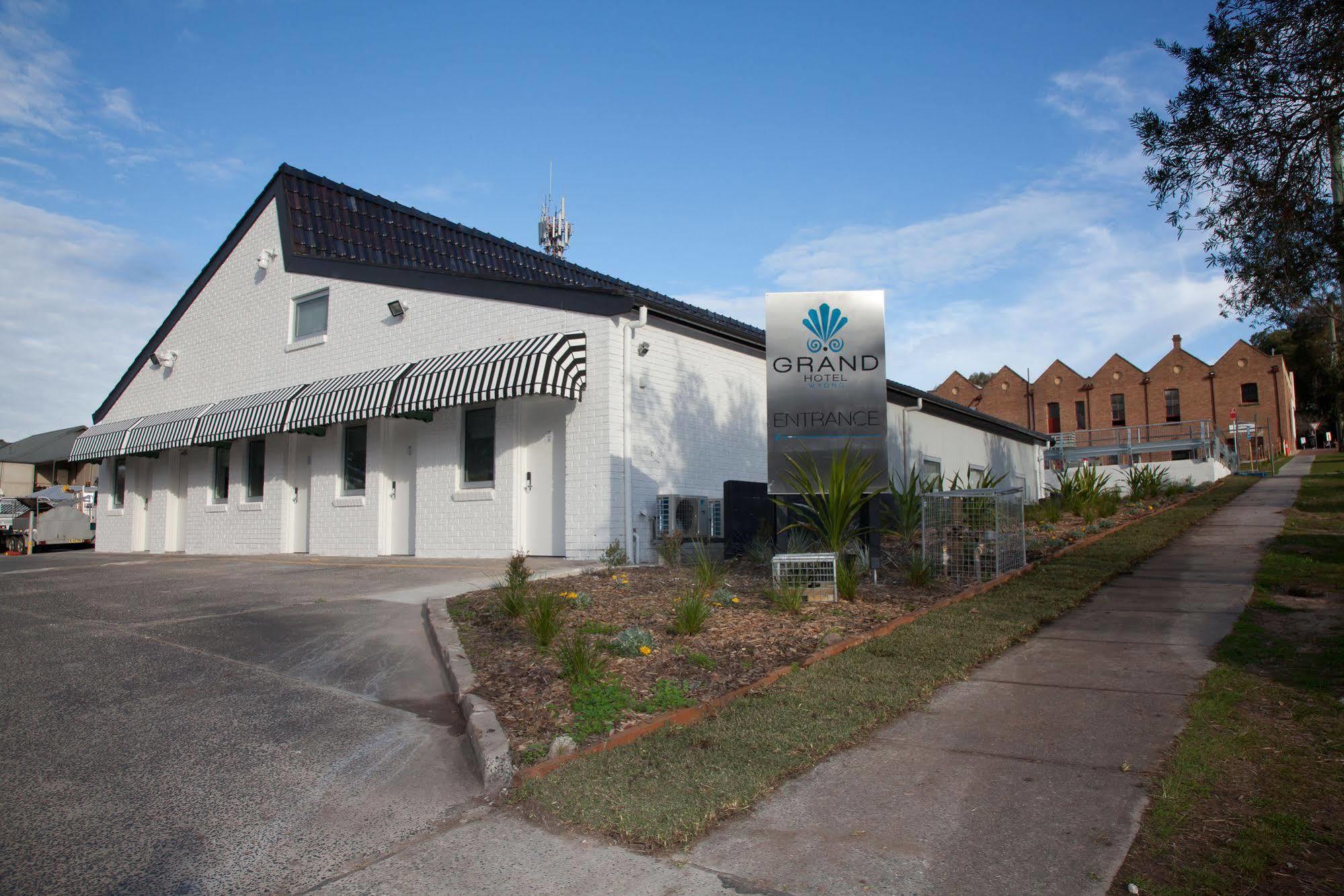 Grand Hotel And Studios Wyong Εξωτερικό φωτογραφία