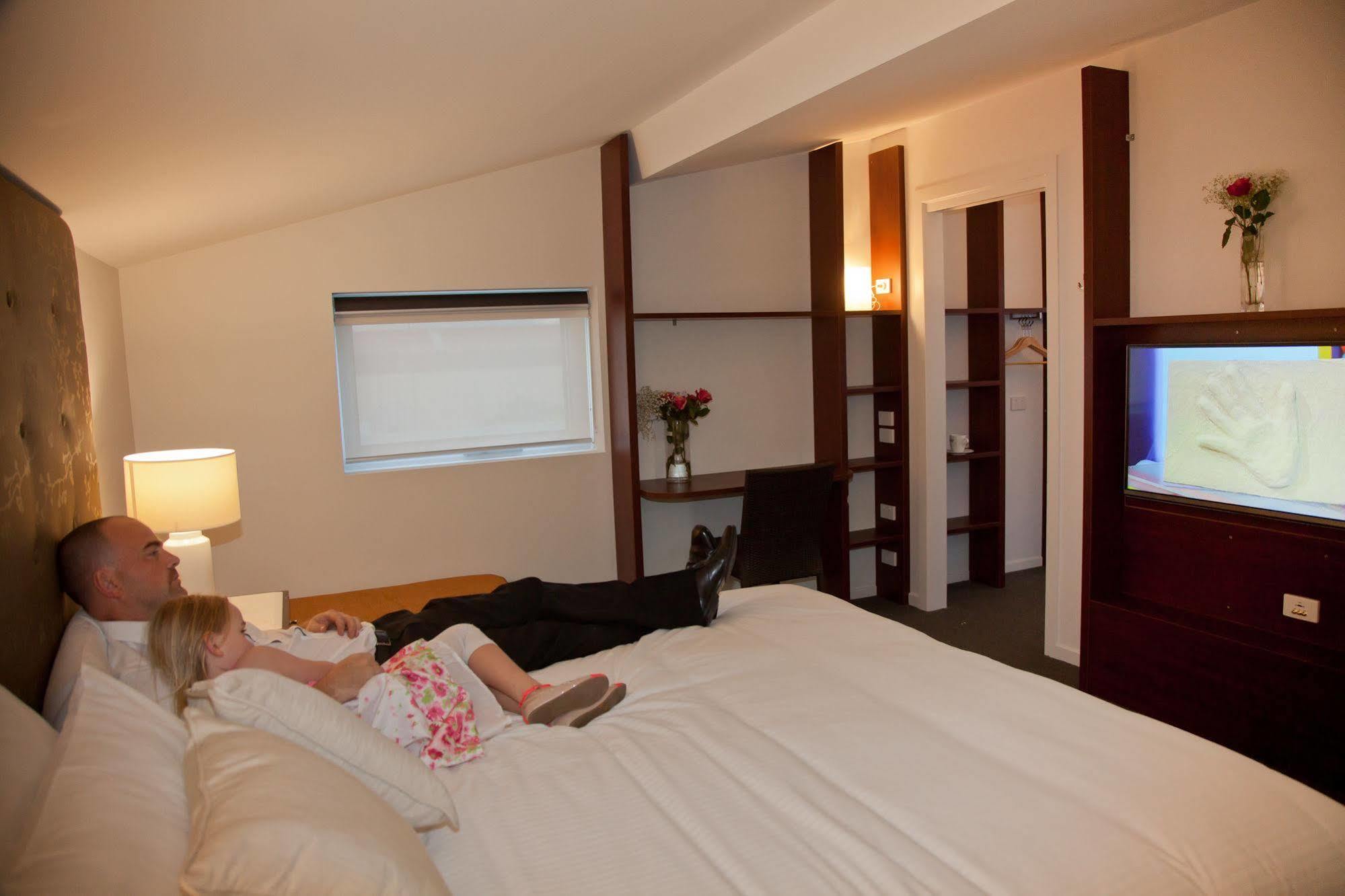 Grand Hotel And Studios Wyong Εξωτερικό φωτογραφία