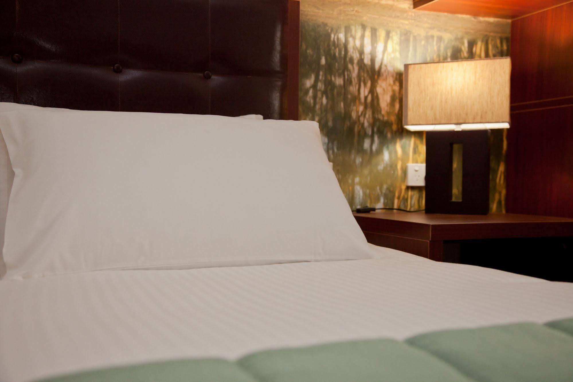 Grand Hotel And Studios Wyong Εξωτερικό φωτογραφία