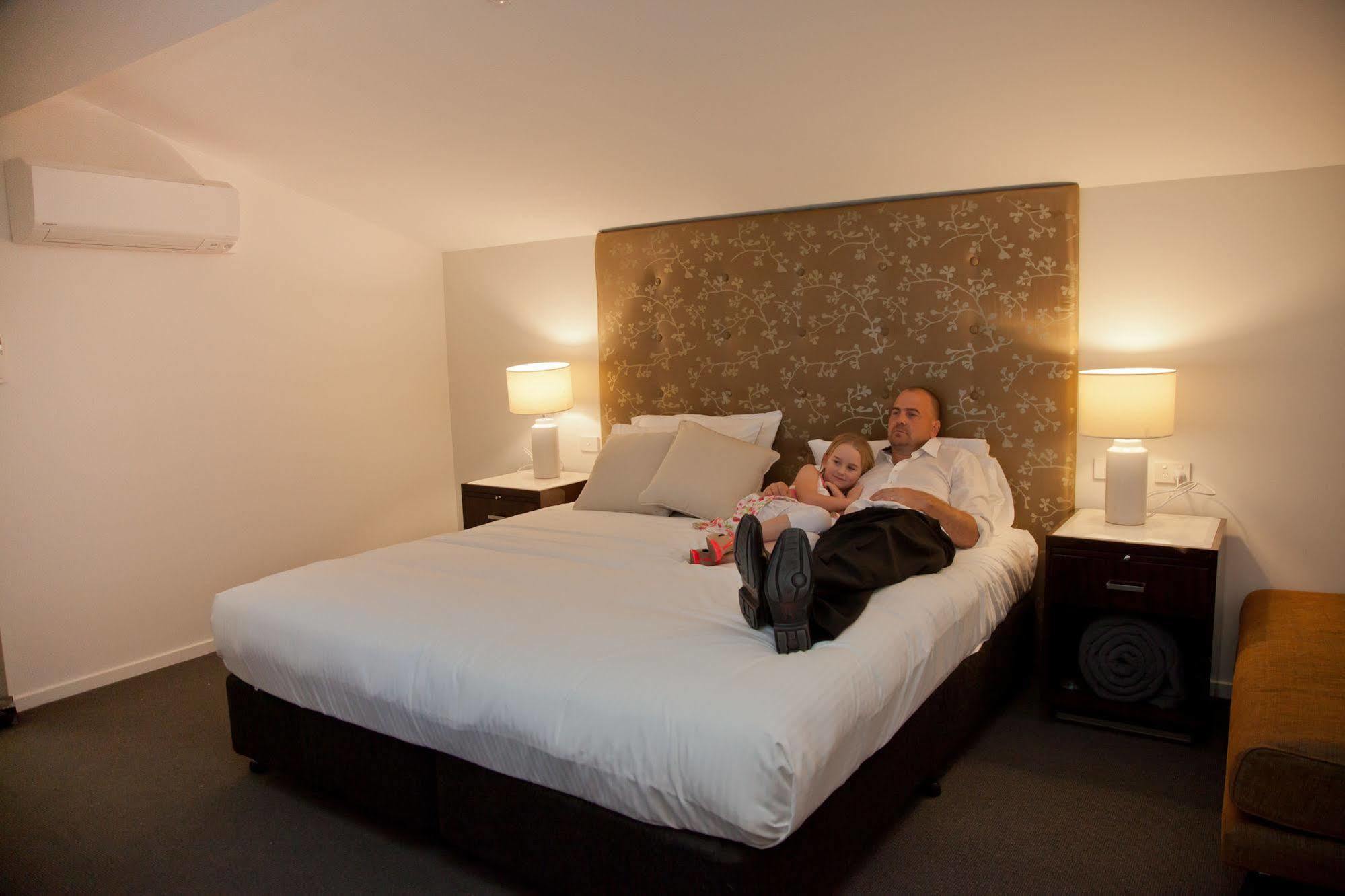 Grand Hotel And Studios Wyong Εξωτερικό φωτογραφία