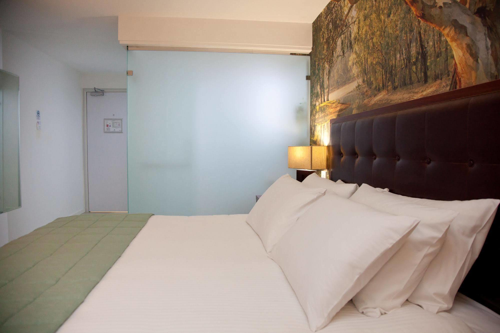 Grand Hotel And Studios Wyong Εξωτερικό φωτογραφία